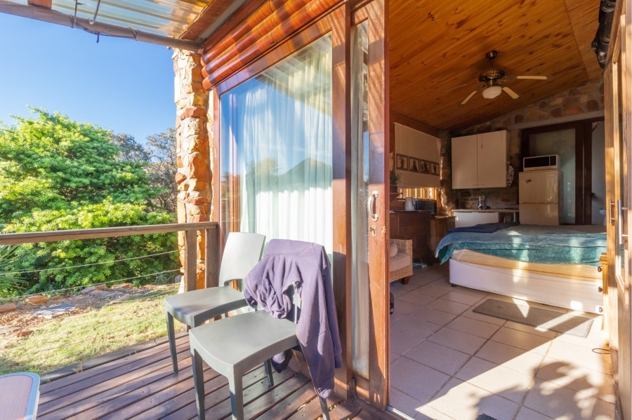 6 Bedroom Property for Sale in Capri Western Cape